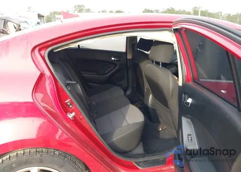 2017 Kia Forte S z USA, uszkodzony, nr VIN 3KPFL4A74HE028746